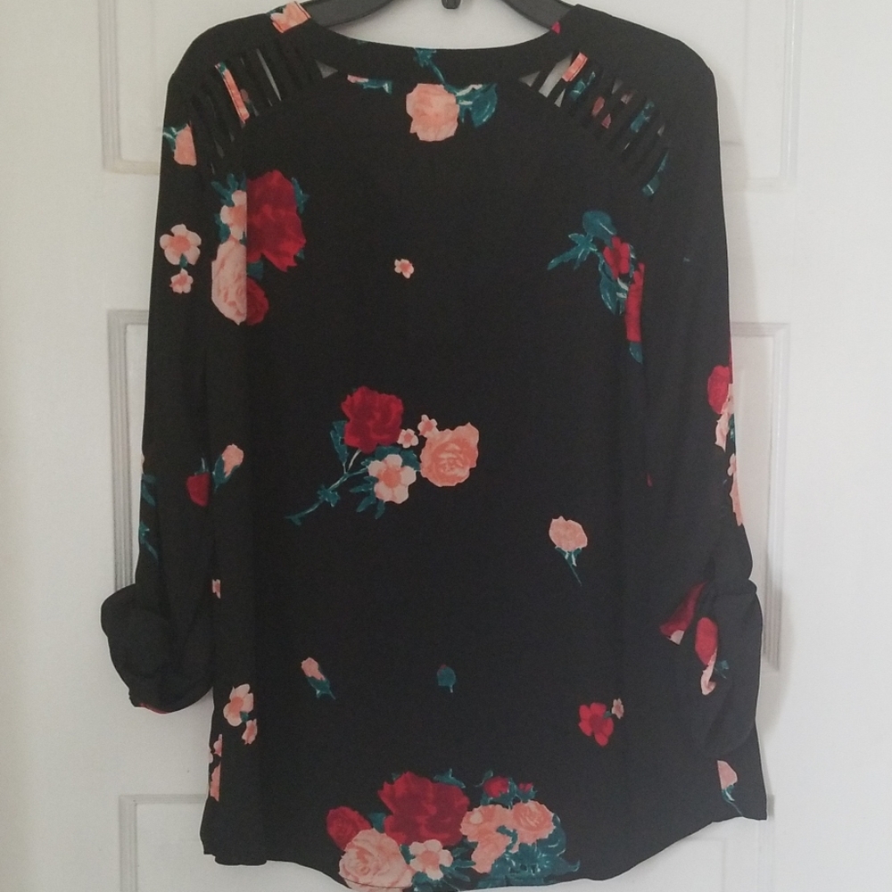Blouse - Picture 2 of 4